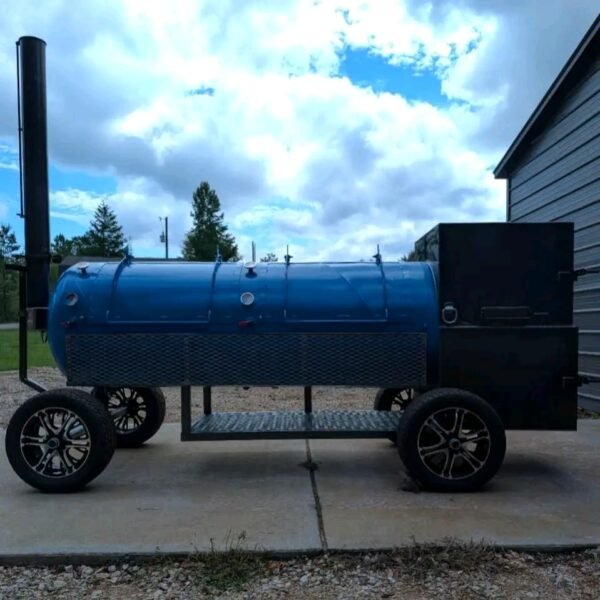 Custom 350 gallon smoker - Image 2