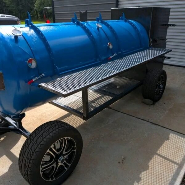 Custom 350 gallon smoker - Image 4