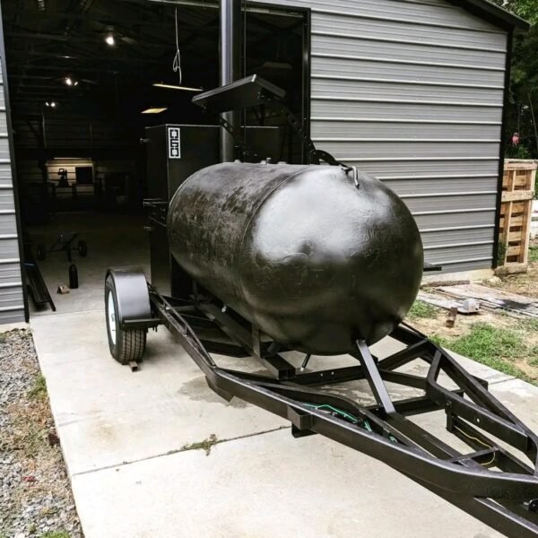 500 gal smoker with a large warming box - Image 7